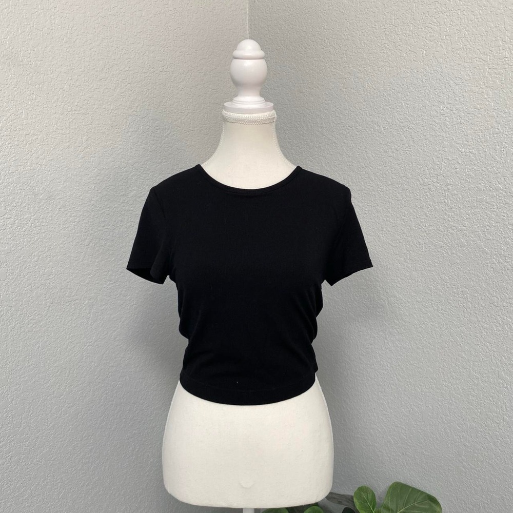 YOGALICIOUS RIB TARA CROP SHORT SLEEVE BLACK TOP BUILT IN BRA STRETCH GYM BASIC